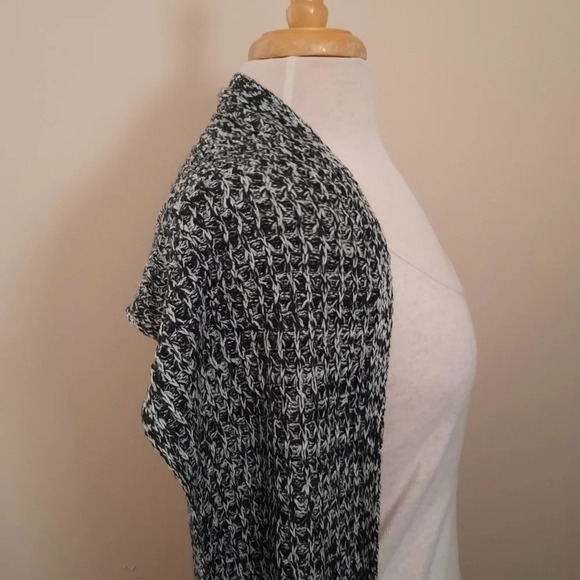 Victoria's Secret Rectangle Knit Multifunctional Scarf Black Grey - Picture 3 of 8